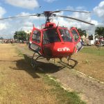 Policial militar baleado em ocorrência de roubo é resgatado de helicóptero, em Pernambuco