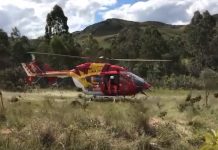 Equipe aeromédica do helicóptero Arcanjo 04 resgata vítima de acidente com jipe em Nova Lima, MG