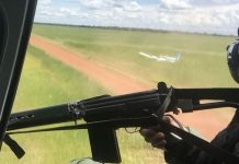 FAB intercepta avião carregado com cocaína e equipe do CIOPAer do MT realiza abordagem policial