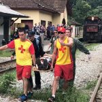 Equipe do Falcão 03 da PM do Paraná socorre vítima de queda em trilha no Pico Marumbi