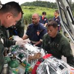 Equipes do SAMU Aeromédico socorrem vítimas de capotamento de ônibus em São Miguel dos Campos, AL
