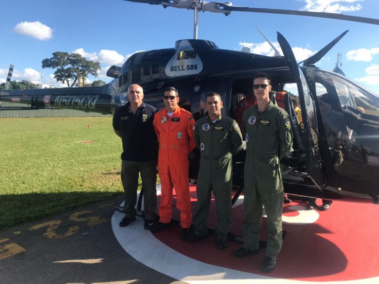 Bombeiros e Policiais da Aviação de Segurança Pública do DF conhecem o novo Bell 505 Jet RangerX