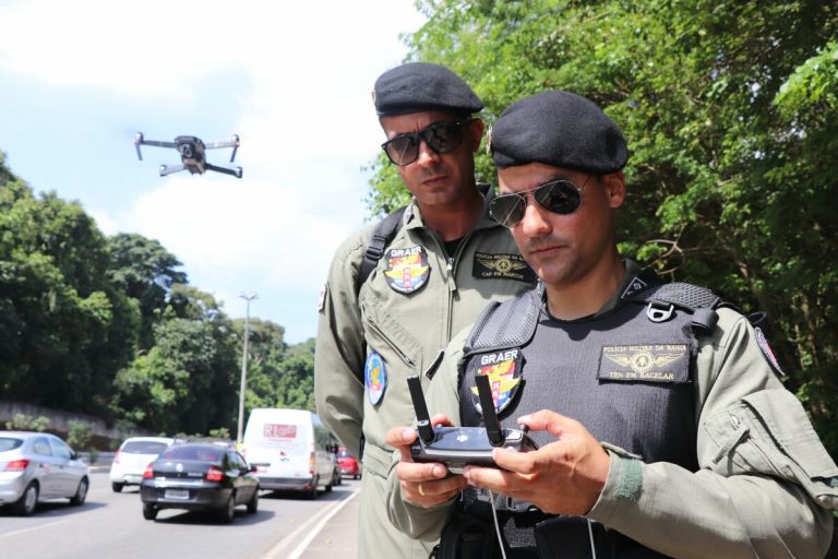 Polícia Militar da Bahia e DETRAN realizam fiscalização de trânsito com apoio de drone