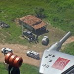 Com apoio do helicóptero da CIOPAer do Ceará, polícia recupera veículo e objetos roubados em residência.