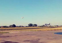 Balão tripulado voa perto de aeronave que pousava no Aeroporto de São José do Rio Preto, SP