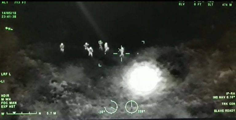 Com o auxílio de câmera de infravermelho, helicóptero da CIOPAer resgata pessoas perdidas em Fortaleza, CE