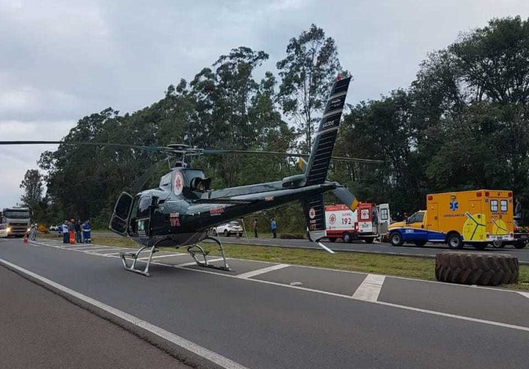 Tombamento de caminhão na BR-376 mobiliza serviço aeromédico do Samu Regional Maringá