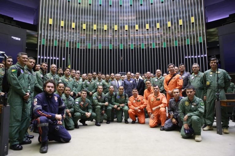 Câmara do Deputados realiza sessão solene em homenagem ao Dia Nacional da Aviação de Segurança Pública