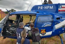Helicóptero da PM da Bahia transporta vítima de queimaduras de Candeias para Salvador
