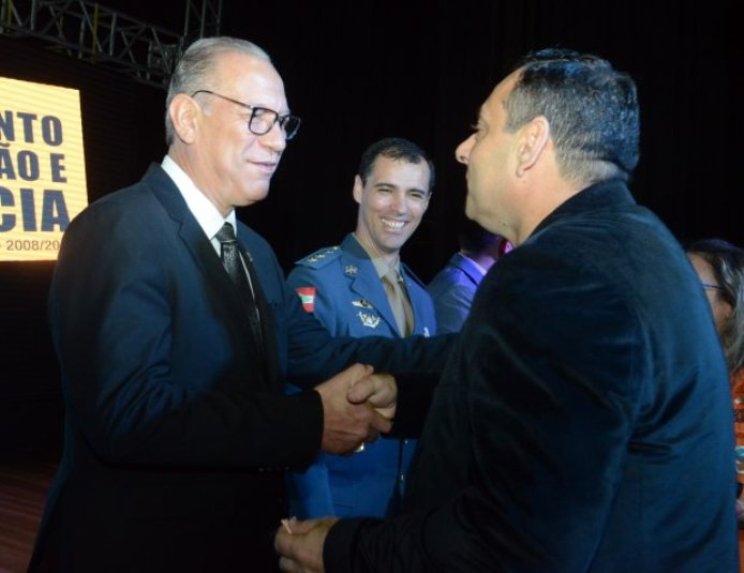 Seminário debate políticas de Redução de Risco e Desastres e homenageia vítimas de 2008