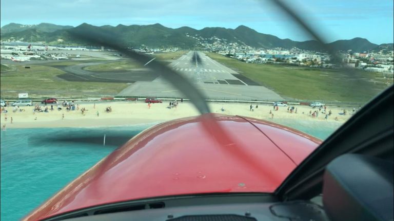 Depois de longa viagem, avião Grand Caravan do Corpo de Bombeiros de Rondônia pousa em Porto Velho