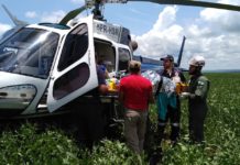Equipe aeromédica do SAMU Maringá e bombeiros resgatam motorista e passageiro de carreta acidentada na PR-317
