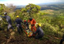 Após queda de parapente, jovem é resgatado por helicóptero dos bombeiros na Grande BH