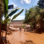 Equipe do helicóptero do Corpo de Bombeiros socorre vítimas do rompimento da barragem de Brumadinho, MG