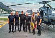 SAER da Polícia Civil socorre turista através do mcguire na Floresta da Tijuca, Rio de Janeiro