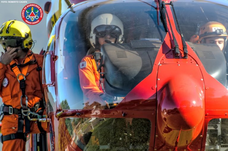 Depois de 6 meses, vítima resgatada pelo helicóptero do Corpo de Bombeiros em Brumadinho recebe alta e visita o Batalhão