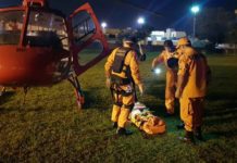 Helicóptero do Corpo de Bombeiros do Distrito Federal faz resgate noturno de vítima em acidente na BR-080