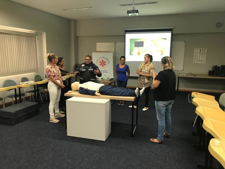 SAMU 192 capacita 60 profissionais de saúde em Balneário Camboriú, SC