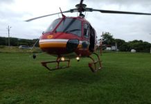 Equipe do helicóptero Arcanjo 01 resgata mulher ferida em trilha no costão da Barra da Lagoa, em Florianópolis