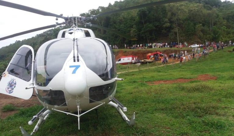 Harpia 07 do NOTAer transporta duas crianças vítimas de acidente de trânsito em Domingos Martins, ES