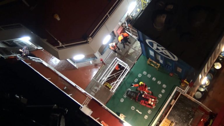 Força Aérea Portuguesa resgata tripulante em cargueiro turco