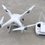 Equipe do helicóptero Águia 15 da PM avista drone em voo irregular e piloto é conduzido ao DP do Guarujá, SP