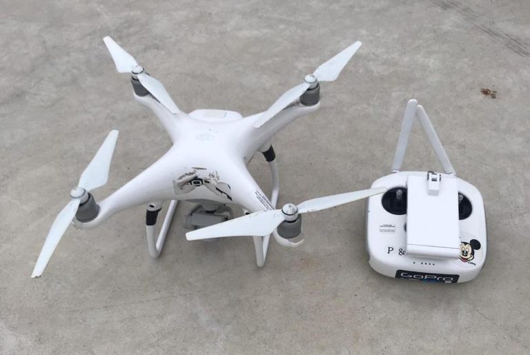 Equipe do helicóptero Águia 15 da PM avista drone em voo irregular e piloto é conduzido ao DP do Guarujá, SP