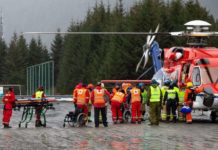 Helicópteros e equipes SAR da CHC Helicopter garantem o resgate de 479 pessoas de navio à deriva na Noruega