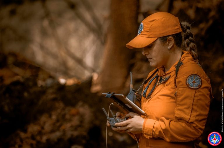 Drones com câmeras termais do Corpo de Bombeiros de Minas Gerais auxiliam nas buscas em Brumadinho