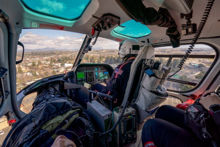 O que é preciso para ser um piloto aeromédico nos EUA