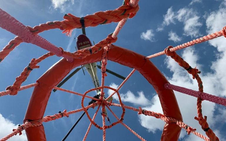 Batalhão de Operações Aéreas de Minas Gerais realiza treinamento com cesto de salvamento