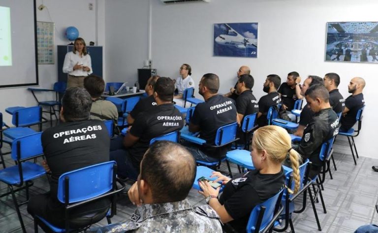 Servidores do Departamento de Operações Aéreas do Amazonas participam de capacitação de saúde mental