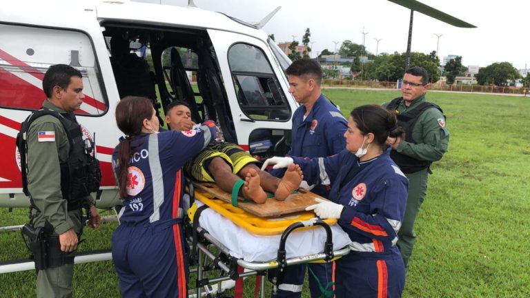 Equipes do SAMU e do helicóptero Águia 01 resgatam homem picado por cobra em comunidade rural de Manaus, AM