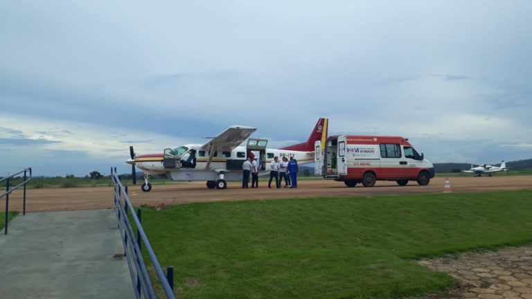 Recém-nascido de 28 semanas é transferido de avião pelo Corpo de Bombeiros Militar de Minas Gerais 