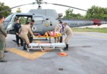 Equipe médica do Esquadrão HU-4 da Marinha resgata homem após acidente com cavalo em Nhecolância, MS