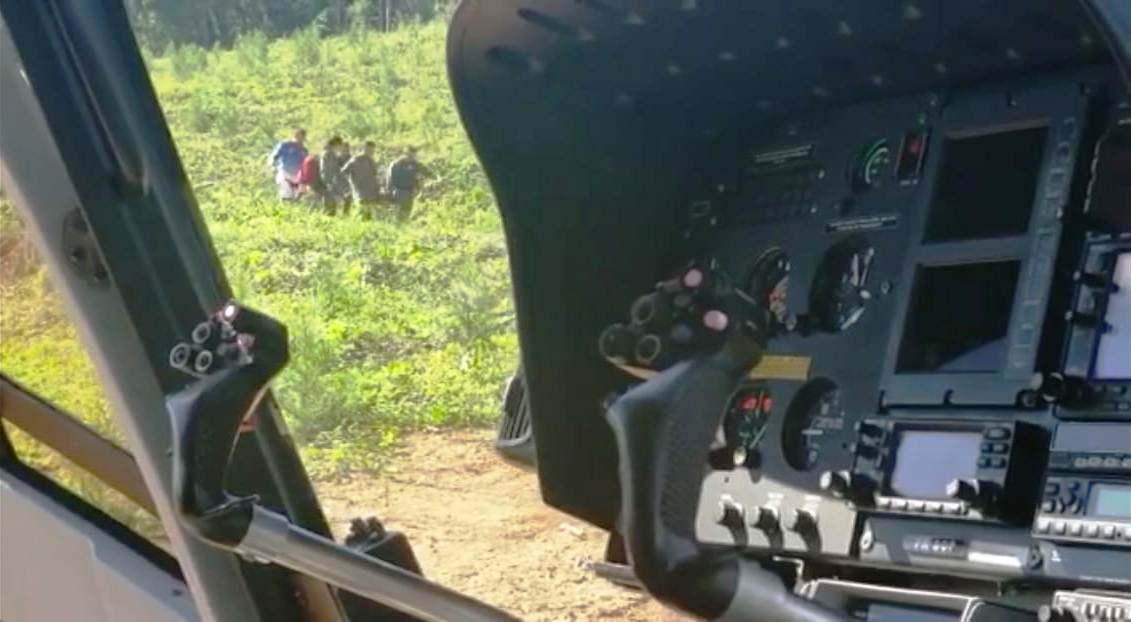 BPMOA, SIATE e bombeiros resgatam motociclista acidentado em trilha no município de Campo Magro, PR. Foto: Divulgação.
