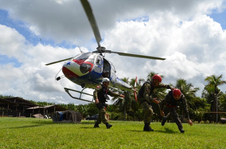 Operadores aerotáticos do GRAESP e enfermeiros realizam instrução no Centro de Treinamento Coronel Morais em Terra Alta, PA