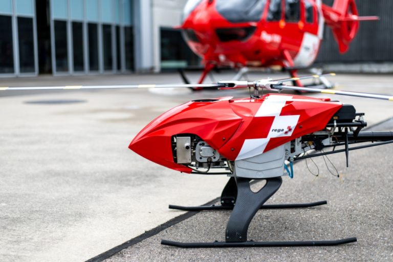 Conheça o operador de resgate aéreo suíço Rega e seu projeto de drone para busca de pessoas desaparecidas