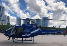 Guardião 05 do GRAER da PM realiza salvamento de dois nadadores na praia do Corsário em Salvador, BA