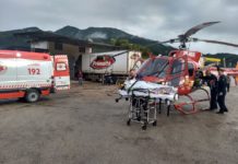 Equipe aeromédica do Arcanjo 01 socorre mulher vítima de acidente de trânsito na BR-282, SC