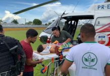 Equipe do Departamento de Operações Aéreas transporta garoto de Careiro Castanho para Manaus, AM