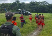 Helicóptero do GTA do Amapá voa duas horas e meia sobre a selva para resgatar Cacique de Aldeia Indígena