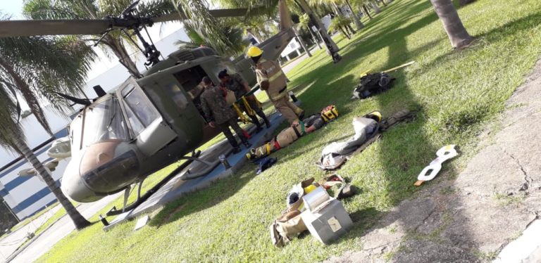 Força Aérea utiliza aeronaves reais para treinar ações de resgate em caso de acidente aeronáutico