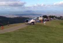 Bombeiros e equipe do Pégasus 09 da PM resgatam corpo de piloto de parapente no Pico do Ibituruna em Governador Valadares, MG