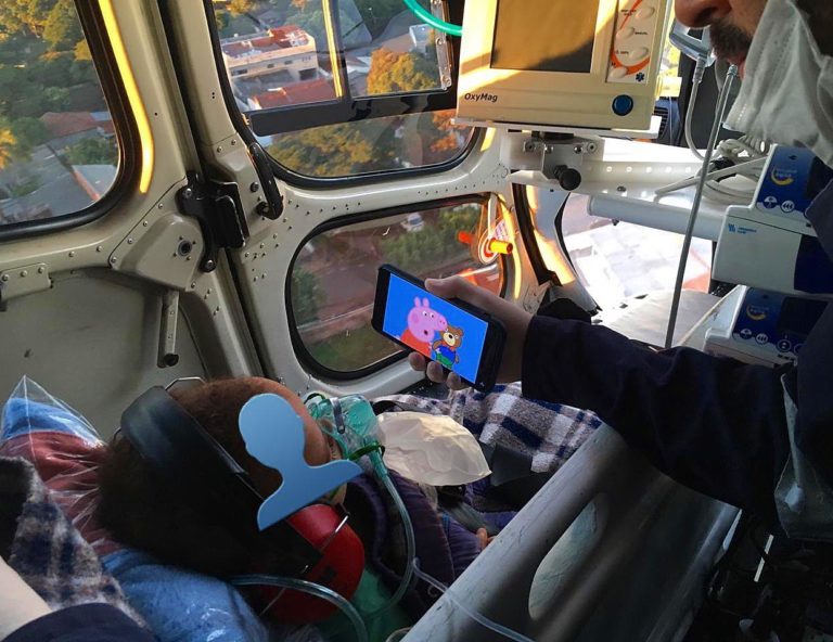 Peppa Pig salva-vidas: Equipe aeromédica do SAMU mostra desenho e distrai garoto durante o transporte