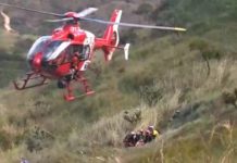 Corpo de Bombeiros do DF realiza resgate aéreo de motociclista ferido em trilha na região de Sobradinho