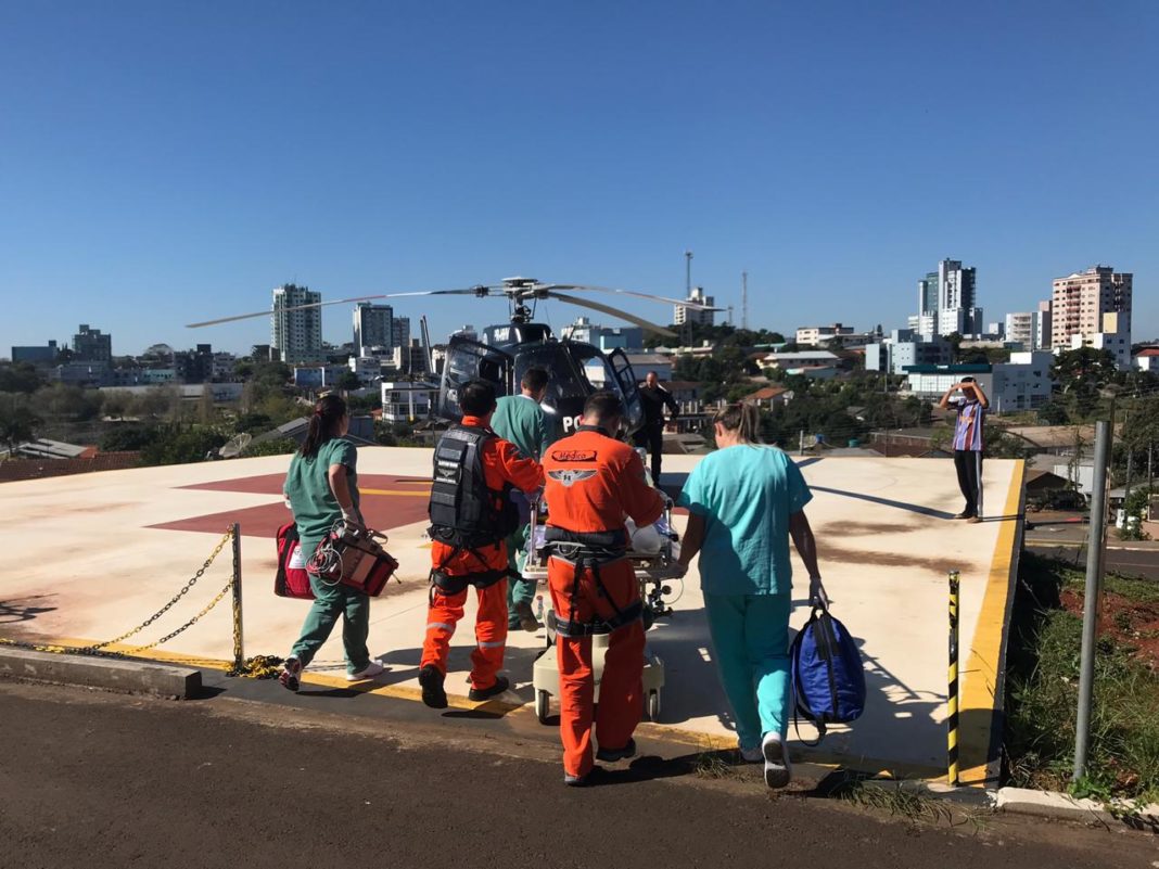 Transferência de paciente masculino de 71 anos, da cidade de Pinhalzinho para Hospital em Chapecó.