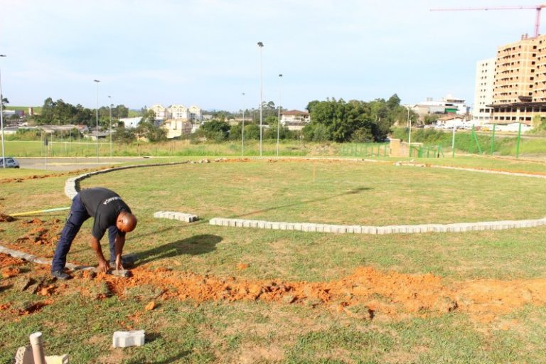 Heliponto para receber helicóptero do SAER está sendo construído no Parque dos Imigrantes, em Criciúma