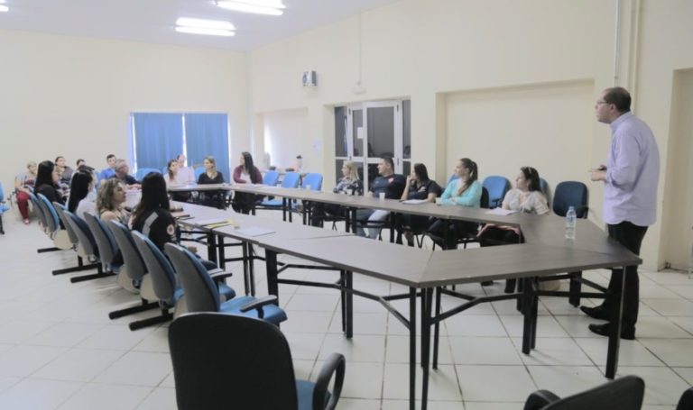 Profissionais da rede de urgência e emergência recebem capacitação sobre transporte aeromédico em Foz do Iguaçu, PR