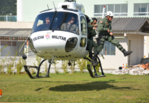 Militares da 3ª Cia do Batalhão de Aviação da PM realizam treinamento de salvamento em Balneário Camboriú, SC